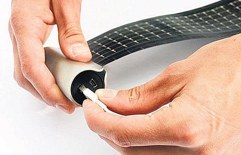 கையடக்க சோலார் சார்ஜர்