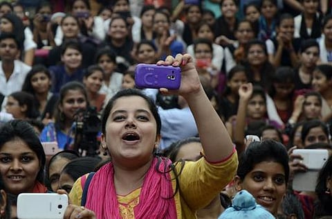 மே 3 முதல் நாடு முழுவதும் செல்போன் எண் மாற்றும் வசதி