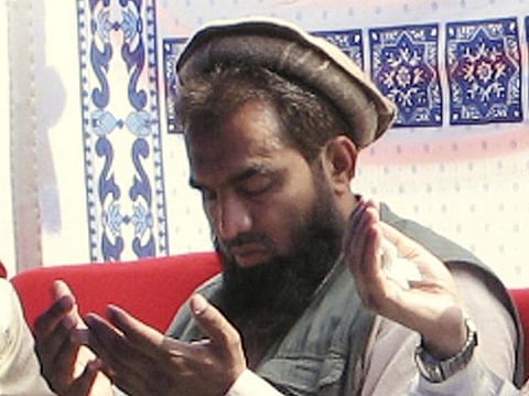 பாக். சிறையில் மொபைல், இணையதள வசதிகளுடன் லக்வி