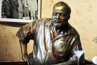 இன்று அன்று | 1952 மார்ச் 4: தி ஓல்டு மேன் அண்ட் தி சீ நாவலை எழுதி முடித்தார் ஹெமிங்வே