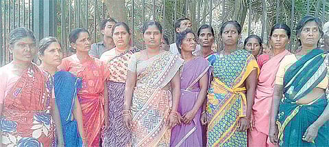 வீரப்பன் தேடுதல் வேட்டை: 20 ஆண்டுகளாக இழப்பீடு வழங்காமல் இழுத்தடிப்பு- பாதிக்கப்பட்ட பழங்குடியினர் கண்ணீர்