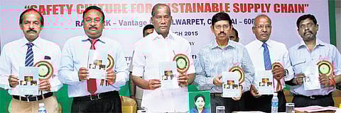 தொழிலாளர்களின் பாதுகாப்பை உறுதி செய்ய வேண்டியது மிகவும் அவசியம்: அமைச்சர் ப.மோகன் பேச்சு