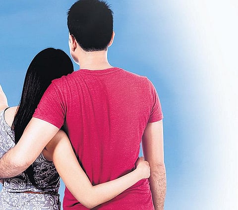 கண்மூடித்தனமாக காதலை எதிர்க்கலாமா?