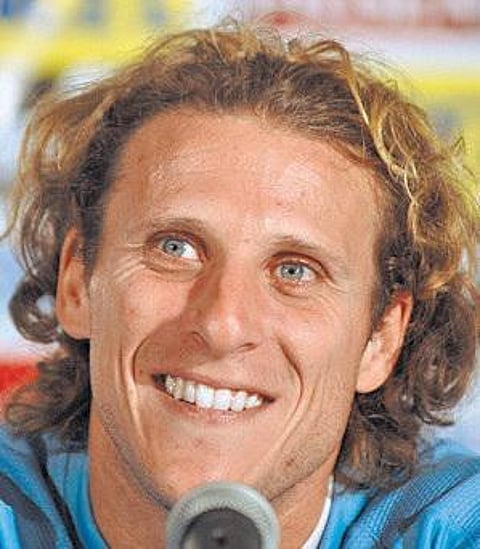 உருகுவே கால்பந்து வீரர் டீகோ ஃபோர்லான் ஓய்வு