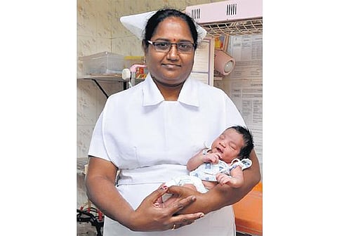 ஐந்தாயிரம் குழந்தைகளின் செவிலித்தாய்