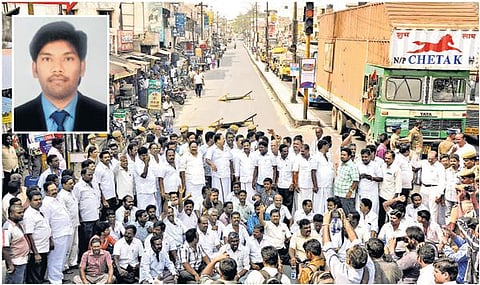 வேலூர் ஆட்சியர் கார் மோதி இளைஞர் பலி: துரைமுருகன் தலைமையில் திமுகவினர் சாலை மறியல்