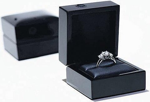 கிளிக் செய்யும் மோதிரம்