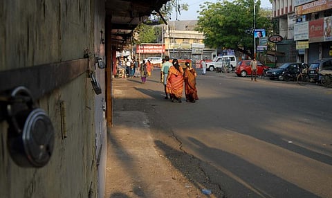 கர்நாடகத்துக்கு எதிர்ப்பு தெரிவித்து தமிழகத்தில் முழு அடைப்பு: ஓரளவே பாதிப்பு