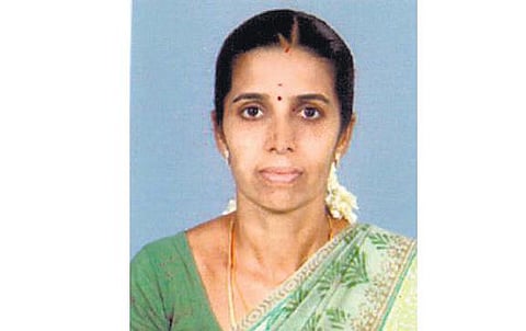 ரவுடி கொலை வழக்கில் பாஜக பெண் கவுன்சிலர் கைது: கணவரை போலீஸ் தேடுகிறது