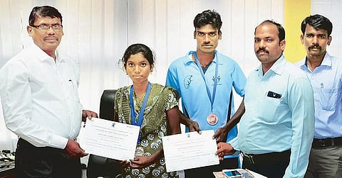 தேசிய தடகளத்தில் வென்ற மாற்றுத் திறனாளிகளுக்குப் பாராட்டு