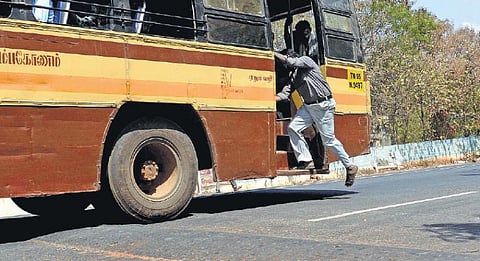 வேதனையை ஏற்படுத்தும் வேகத் தடைகளை வரைமுறைப்படுத்த நடவடிக்கை எடுக்கப்படுமா?