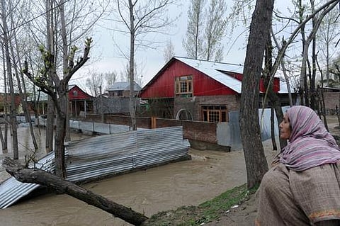 காஷ்மீரில் மழை குறைந்தது: ஜீலம் நதி பகுதியில் நீங்கியது வெள்ள அபாயம்