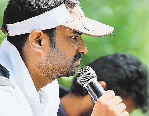 இரவாக நீ... நிலவாக நான்...- இயக்குநர் விஜய் சிறப்புப் பேட்டி