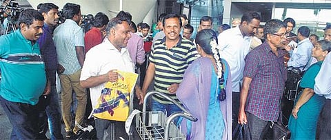 ஏமனில் சிக்கித் தவித்த 46 தமிழர்கள் சென்னை திரும்பினர்