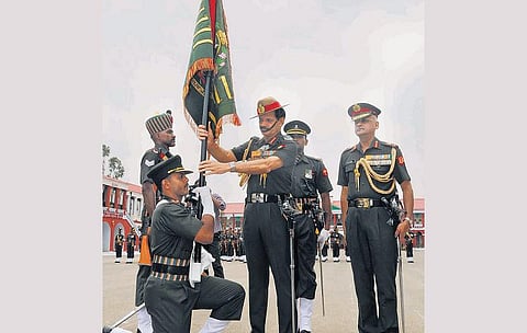 சவால்களை எதிர்கொள்ள ராணுவ தளபதி அறிவுறுத்தல்