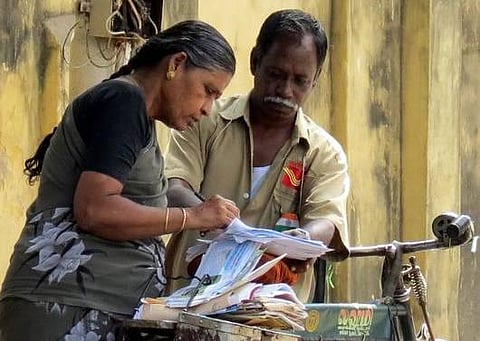 மணியார்டர் சேவை நிறுத்தமா?- தபால் துறையை வீழ்த்த தனியார் நிறுவனங்கள் அவதூறு பரப்புகின்றன- மத்திய தபால்துறை அதிகாரி சுற்றறிக்கை