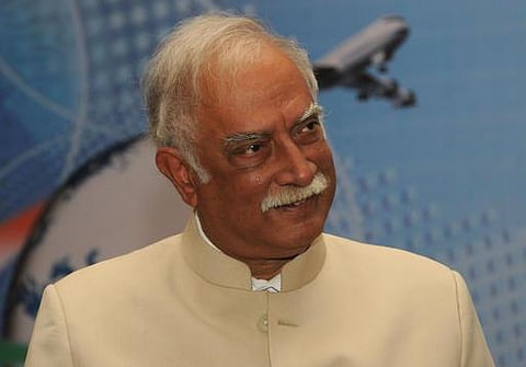 தீப்பெட்டியோடுதான் விமானத்தில் செல்கிறேன்: விமான போக்குவரத்து அமைச்சர் பேச்சால் சர்ச்சை