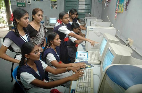 பிளஸ் ஒன், பிளஸ் டூ மாணவர்களுக்கு குறுகிய கால கணினி பயிற்சி: அண்ணா பல்கலை. சிறப்பு ஏற்பாடு