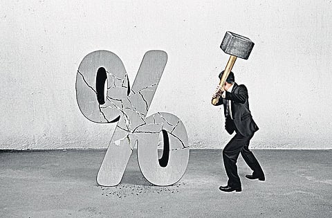 வட்டியைக் குறைக்கத் தயக்கம் ஏன்?