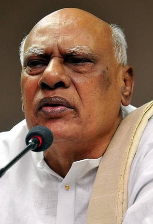 தீயணைப்புத்துறையினர் 6 பேருக்கு முதல்வர் பதக்கம்: கவர்னர் ரோசய்யா வழங்குகிறார்