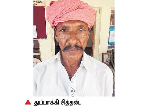 தாயின் இறுதிச் சடங்கில் பங்கேற்க வீரப்பன் கூட்டாளிக்கு 15 நாள் பரோல்