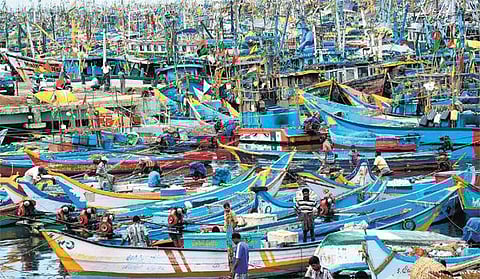 தமிழகத்தில் மீன்பிடி தடை காலம் தொடங்கியது