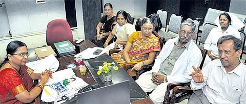 7 பச்சிளம் குழந்தைகள் உயிரிழந்த சம்பவம்: பெற்றோருக்கு விழிப்புணர்வு இல்லை - கிராமப்புற சுகாதார திட்ட ஒருங்கிணைப்பாளர் கருத்து