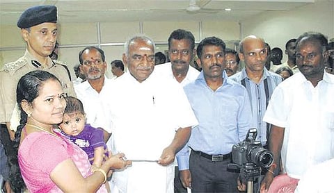 7 பச்சிளம் குழந்தைகள் இறந்த விவகாரம்: மருத்துவர்களின் கவனக்குறைவே காரணம் - பொன்.ராதாகிருஷ்ணன் குற்றச்சாட்டு