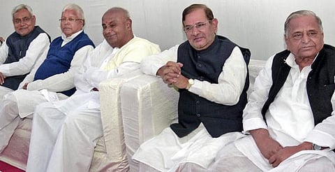 ஒன்றுசேர்ந்த ஜனதா குடும்பம்!