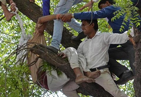 ஆம் ஆத்மி பேரணியில் விவசாயி தற்கொலை: விசாரணைக்கு ராஜ்நாத் உத்தரவு