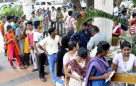 தமிழகத்தில் எம்பிபிஎஸ் படிப்புக்கு மே 11 முதல் விண்ணப்பம்: பொறியியல் படிப்புக்கு மே 6 முதல் விண்ணப்பம்