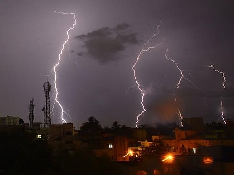 அடுத்த 24 மணி நேரத்தில் தமிழகத்தில் கனமழை: வானிலை ஆய்வு மையம்