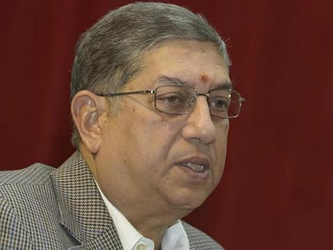 ஐசிசியின் சூதாட்ட புகார் விவகாரம்: சீனிவாசனுக்கு பிசிசிஐ செயலர் அனுராக் தாக்கூர் பதிலடி