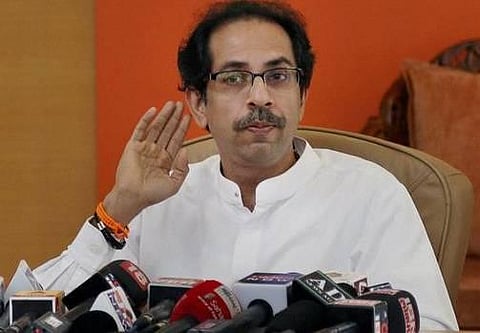 முதல்வர் விழாவில் பெண் நிருபருக்கு அவமதிப்பு: மன்னிப்புக் கோர சிவ சேனா வலியுறுத்தல்