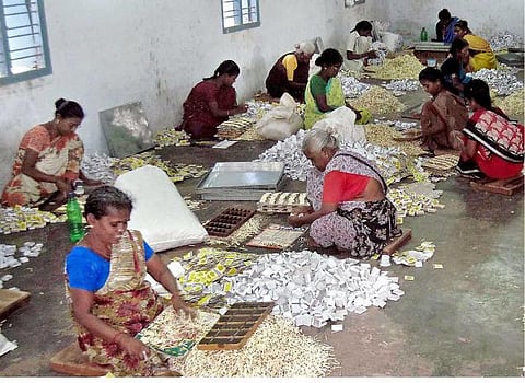 சிறு தொழில் பட்டியலிலிருந்து நீக்கம் - தீப்பெட்டித் தொழிலின் எதிர்காலம் கேள்விக்குறி: உற்பத்தியாளர்கள் அச்சம்