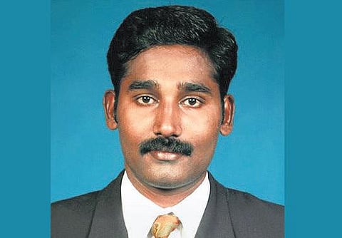 வேலைக்காக சவுதி அரேபியா சென்ற மதுரை இன்ஜினீயர் திடீர் மாயம்: மகனை மீட்கப் போராடும் தந்தை