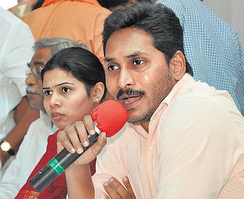 அரசியல் கொலையை தடுக்க நடவடிக்கை: ஆந்திர ஆளுநருக்கு ஜெகன்மோகன் ரெட்டி வேண்டுகோள்