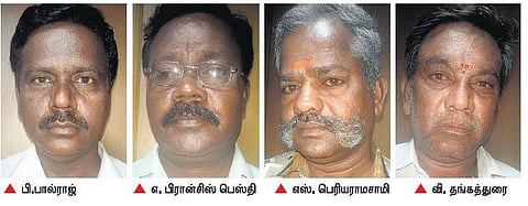 25 ஆண்டுகள் விபத்தின்றி ஆம்புலன்ஸை இயக்கிய திண்டுக்கல் அரசு மருத்துவமனை ஓட்டுநர்களுக்கு தங்கக்காசு