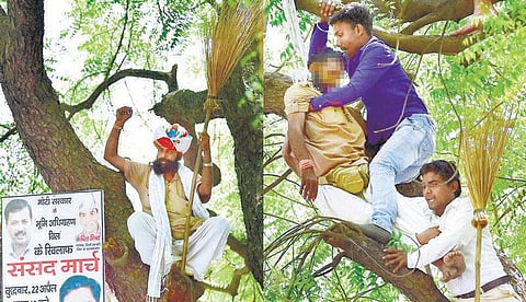 விவசாயிகள் சாதல் கண்டு சிந்தை இரங்காத அரசியல் வர்க்கம்