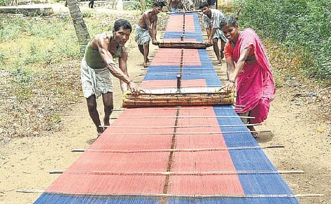 கைத்தறியைக் காத்திடுவோம்