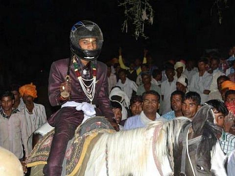 ம.பி.: குதிரை ஊர்வலத்துக்காக தலித் மணமகன் மீது தாக்குதல்