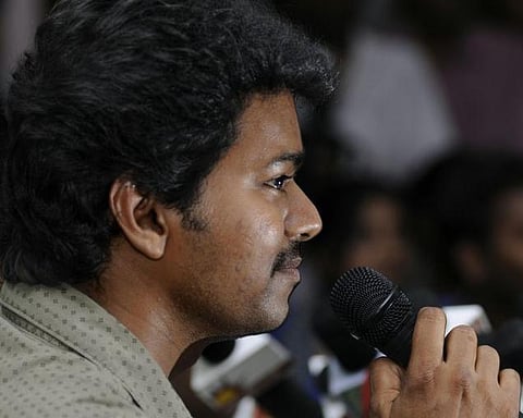 நேபாள நிலநடுக்கம்: விஜய் ரசிகர்கள் உதவிக்கரம்