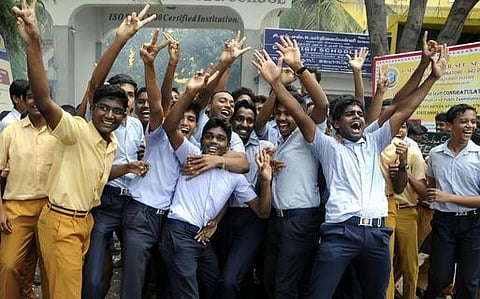 பத்தாம் வகுப்பு சாதனை: 41 முதல்வர்களின் பட்டியல்