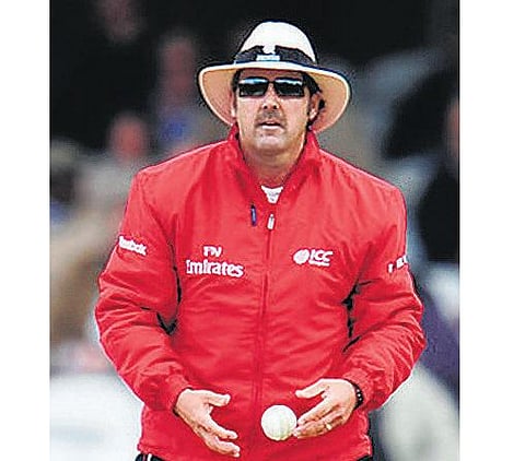 இறுதி போட்டிக்கும் இவரே நடுவர்