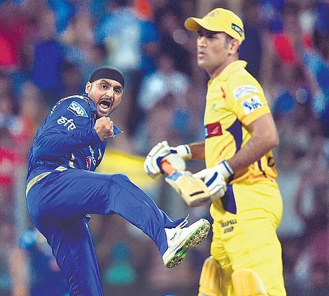 ஐபிஎல் இறுதி போட்டிக்கு முன்னேறியது மும்பை: இரண்டாவது வாய்ப்பை பயன்படுத்துகிறது சூப்பர் கிங்ஸ்