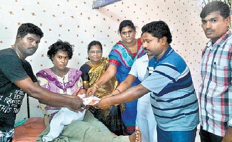 சென்னை குழந்தை சாதனை: பிறந்த 2-வது நிமிடத்தில் ‘செல்வமகள்’ சேமிப்புக் கணக்கு