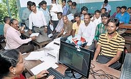 4,362 காலியிடங்களுக்கு 8.87 லட்சம் பேர் போட்டி: பள்ளி ஆய்வக உதவியாளர் பணிக்கு ஹால் டிக்கெட் வெளியீடு