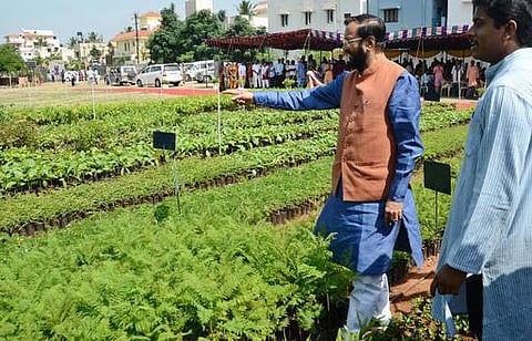 ப.சிதம்பரம் விமர்சிப்பது கேலிக்குரியது: கோவையில் மத்திய அமைச்சர் ஜவடேகர் ஆவேசம்