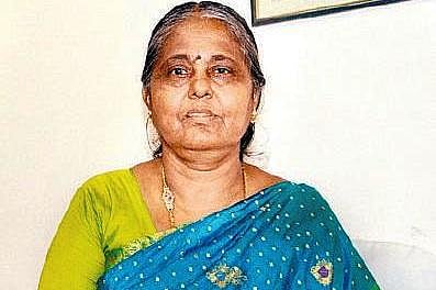 மதுபானக் கடை இல்லாத அதிசயம்: மழைநீர் சேகரிப்பில் முன்மாதிரி கிராமம் - 20 ஆண்டுகளாக சாதித்து வரும் ஊராட்சித் தலைவி