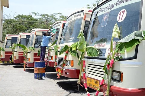 பணிமனைகளில் காத்திருக்கும் 500 புதிய பேருந்துகள்: மக்கள் பயன்பாட்டுக்கு வருவது எப்போது?